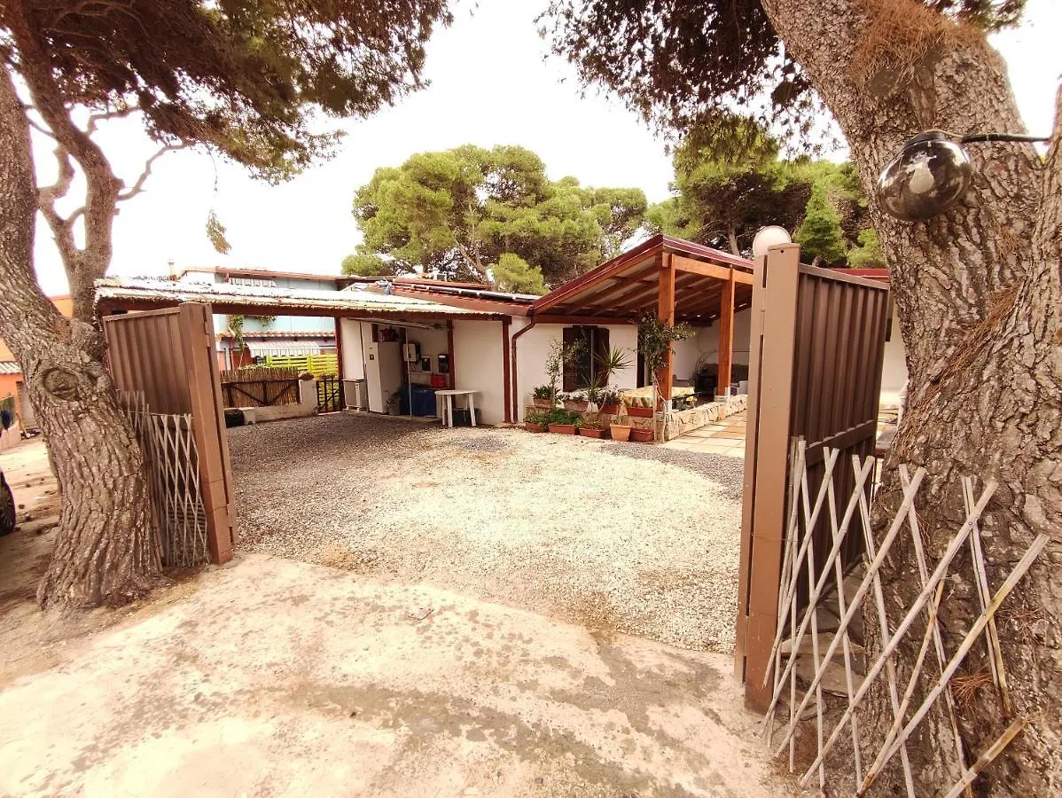 Casa vacanze Villa Casa del Pino Porto Pino Italia