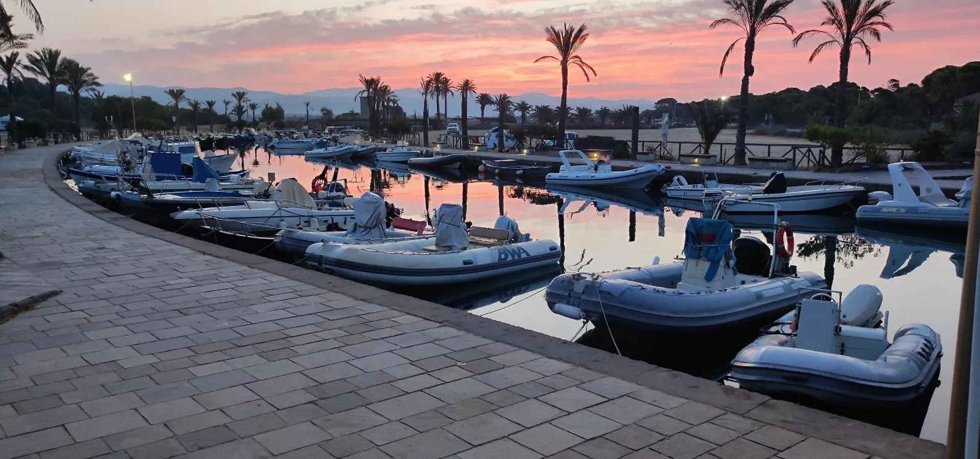 Villa Casa del Pino Porto Pino 0*,  Italia